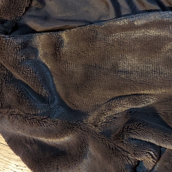 3 Tops - Picture 6 of 9